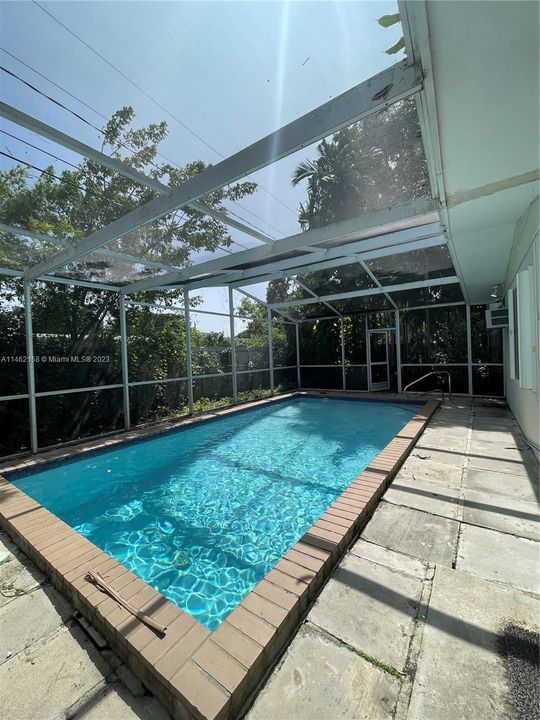 Recently Sold: $590,000 (4 beds, 2 baths, 2708 Square Feet)