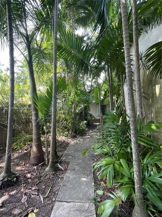 Recently Sold: $590,000 (4 beds, 2 baths, 2708 Square Feet)