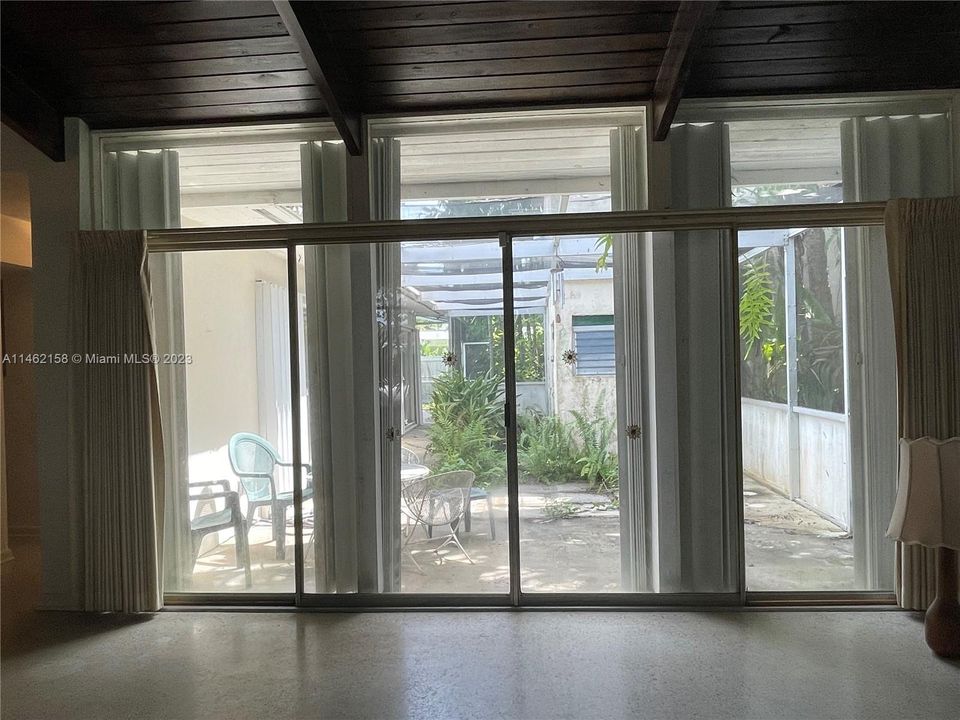 Recently Sold: $590,000 (4 beds, 2 baths, 2708 Square Feet)