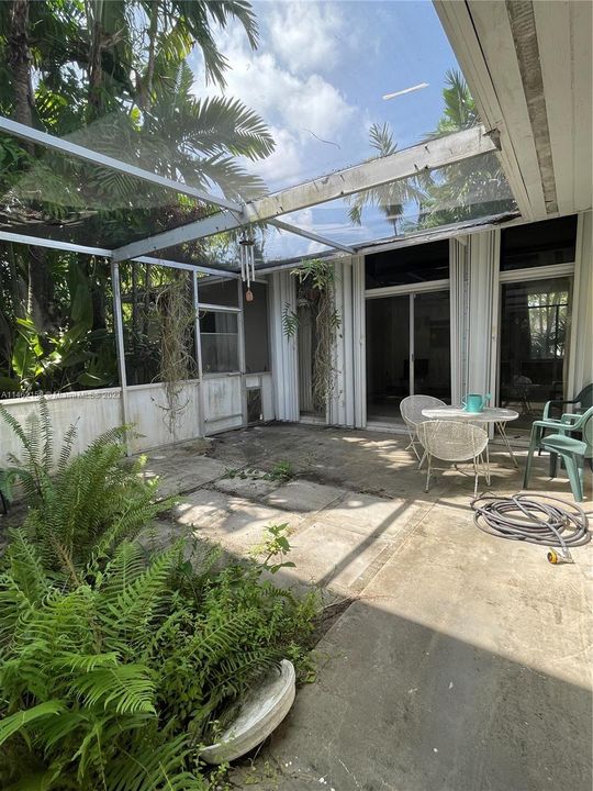 Recently Sold: $590,000 (4 beds, 2 baths, 2708 Square Feet)