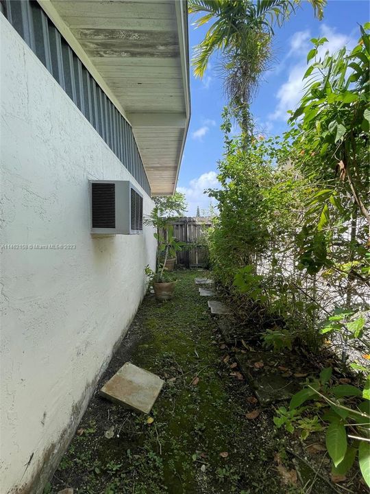 Recently Sold: $590,000 (4 beds, 2 baths, 2708 Square Feet)