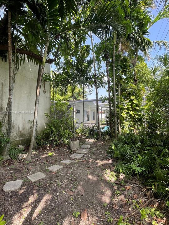 Recently Sold: $590,000 (4 beds, 2 baths, 2708 Square Feet)