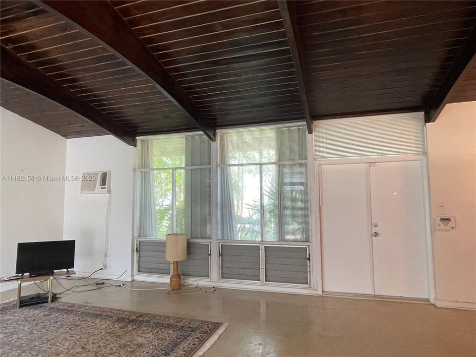 Recently Sold: $590,000 (4 beds, 2 baths, 2708 Square Feet)