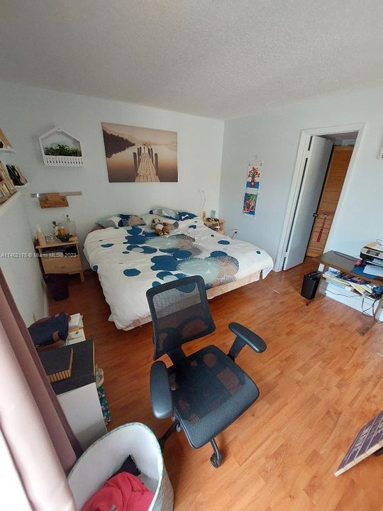 Недавно продано: $319,000 (2 спален, 2 ванн, 965 Квадратных фут)