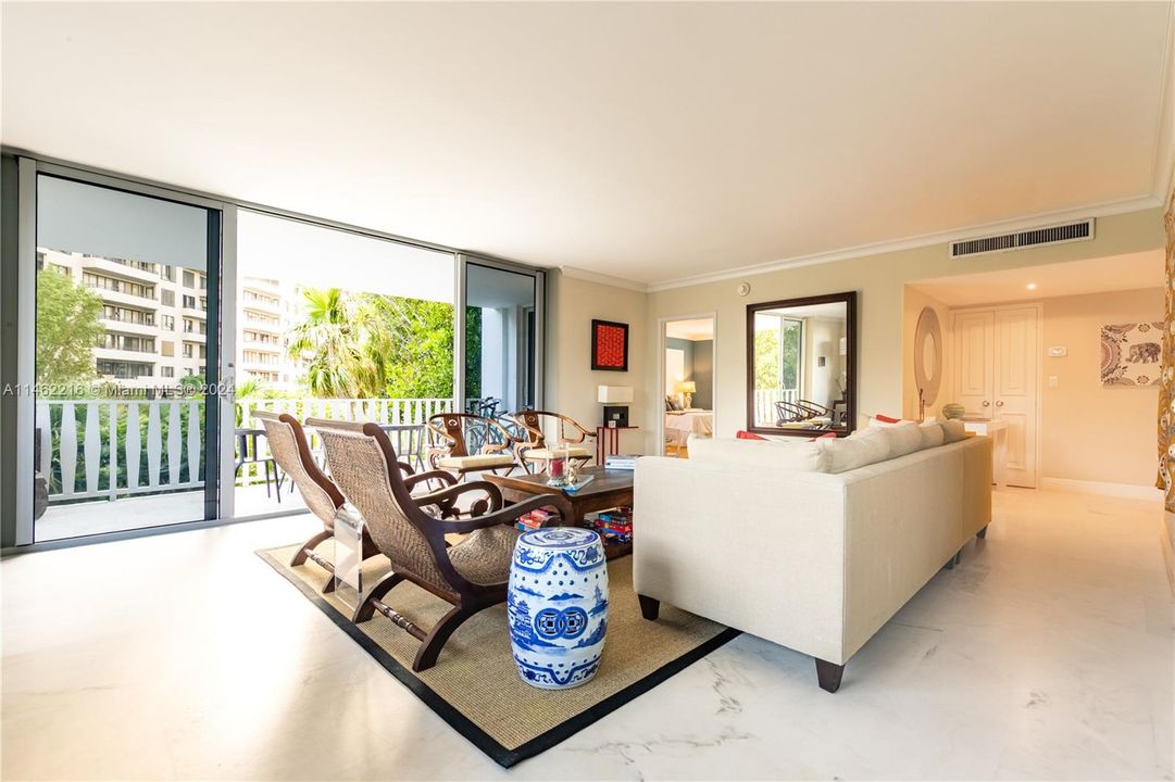 For Sale: $1,195,000 (2 beds, 2 baths, 1350 Square Feet)