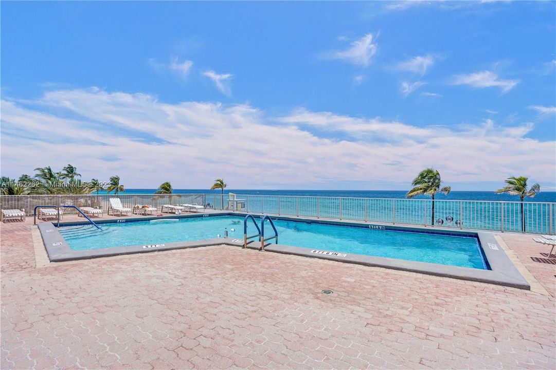 Recently Rented: $2,800 (1 beds, 1 baths, 812 Square Feet)