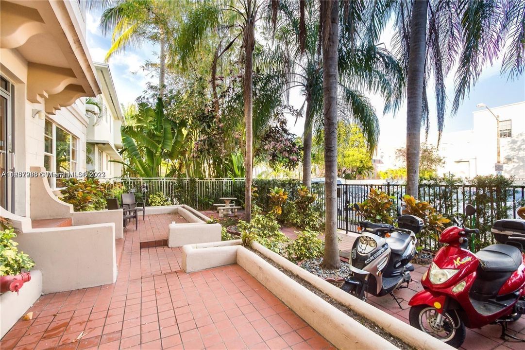 Recently Sold: $229,000 (1 beds, 1 baths, 390 Square Feet)