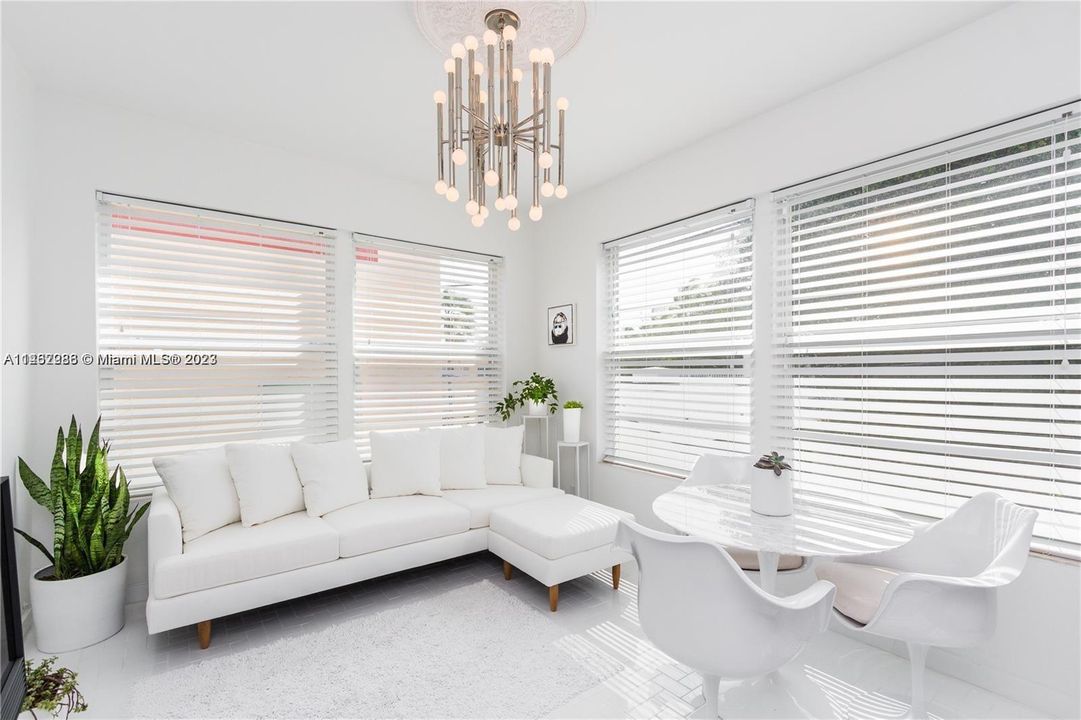 Recently Sold: $229,000 (1 beds, 1 baths, 390 Square Feet)