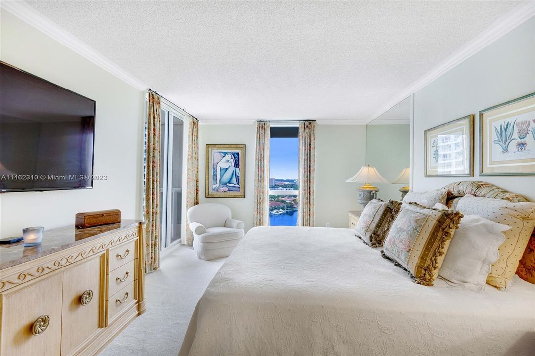 Recently Sold: $765,000 (3 beds, 2 baths, 1870 Square Feet)