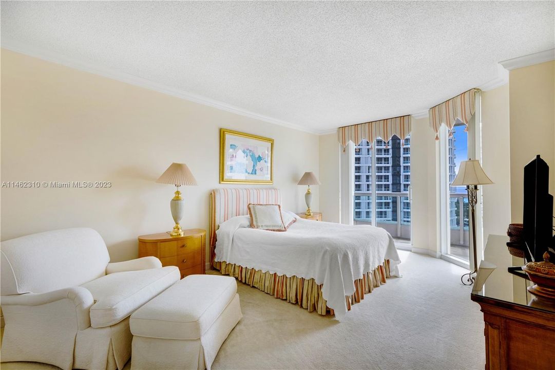 Recently Sold: $765,000 (3 beds, 2 baths, 1870 Square Feet)