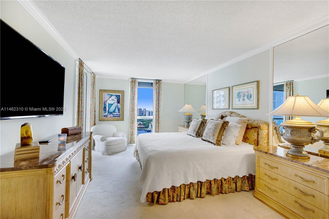 Recently Sold: $765,000 (3 beds, 2 baths, 1870 Square Feet)