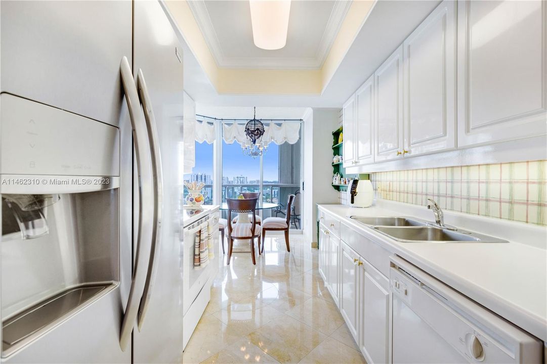 Recently Sold: $765,000 (3 beds, 2 baths, 1870 Square Feet)