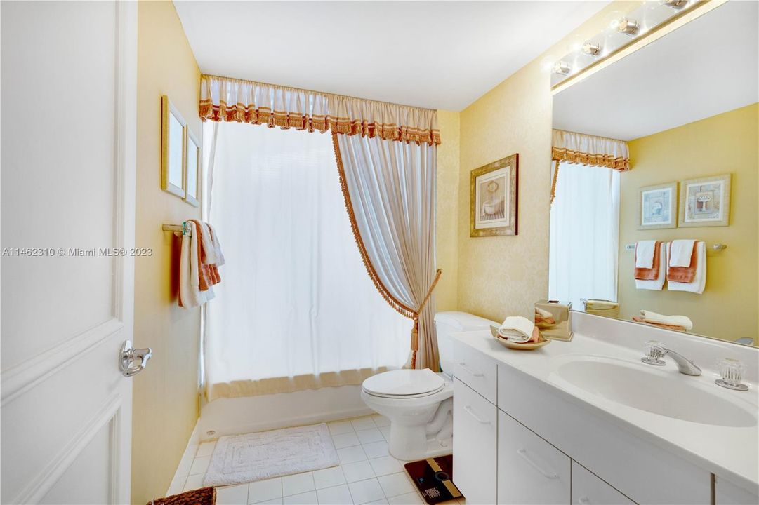 Recently Sold: $765,000 (3 beds, 2 baths, 1870 Square Feet)