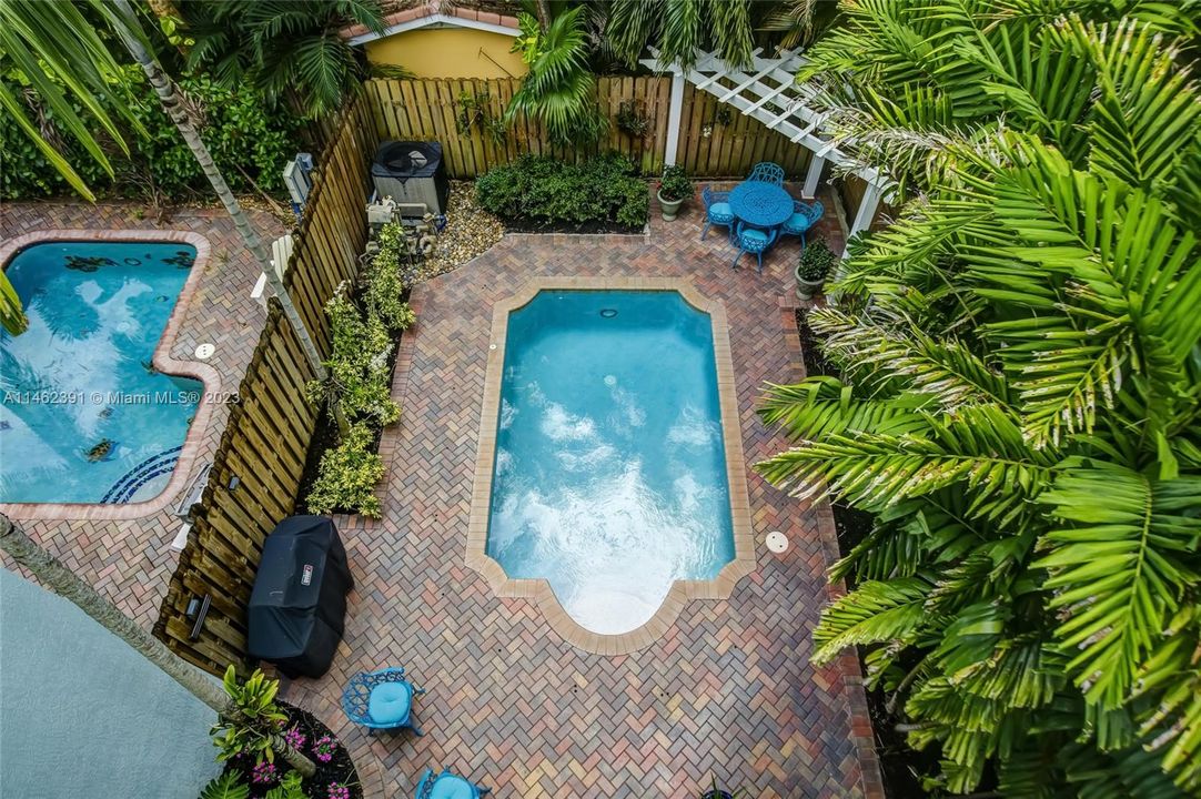 Recently Sold: $1,000,000 (3 beds, 3 baths, 3122 Square Feet)