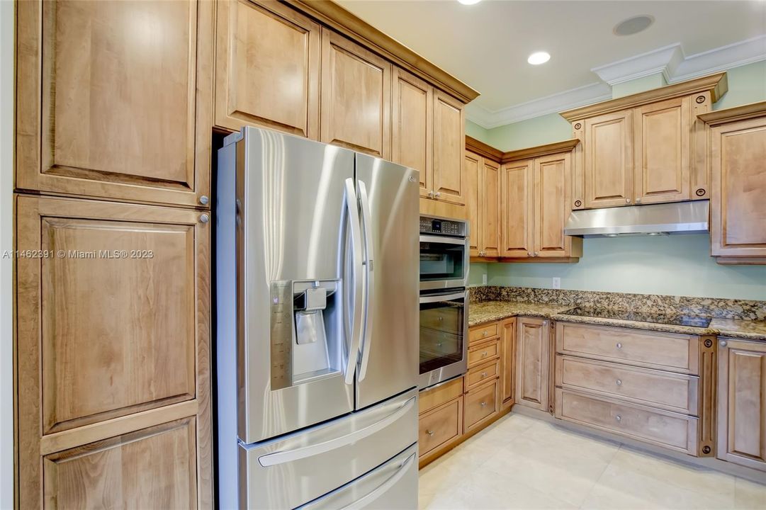 Recently Sold: $1,000,000 (3 beds, 3 baths, 3122 Square Feet)