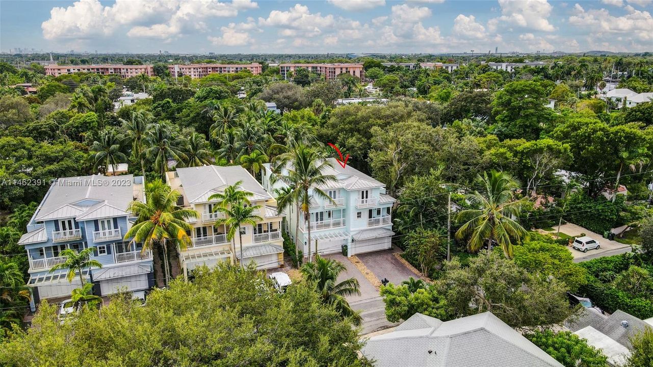 Recently Sold: $1,000,000 (3 beds, 3 baths, 3122 Square Feet)
