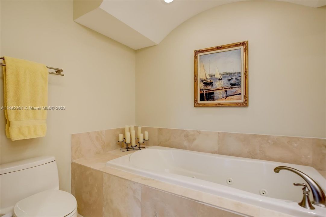 Recently Sold: $1,000,000 (3 beds, 3 baths, 3122 Square Feet)