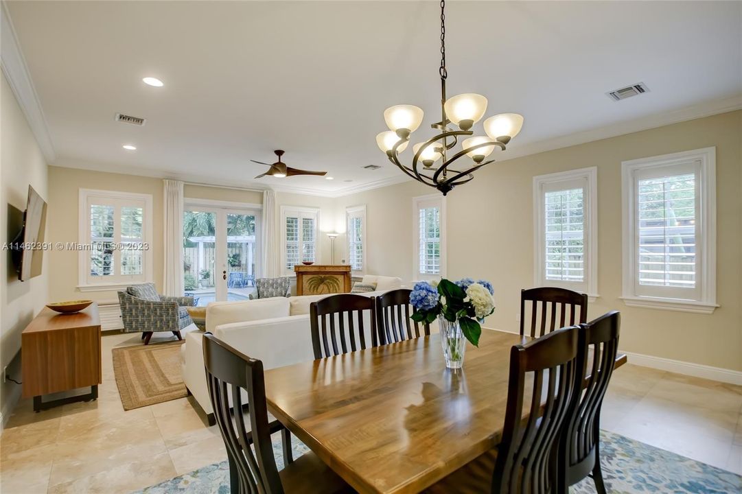 Recently Sold: $1,000,000 (3 beds, 3 baths, 3122 Square Feet)