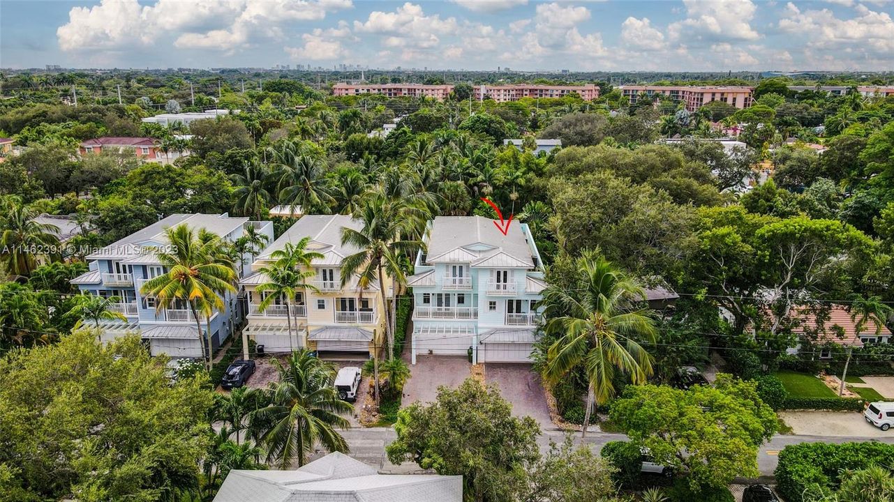 Recently Sold: $1,000,000 (3 beds, 3 baths, 3122 Square Feet)