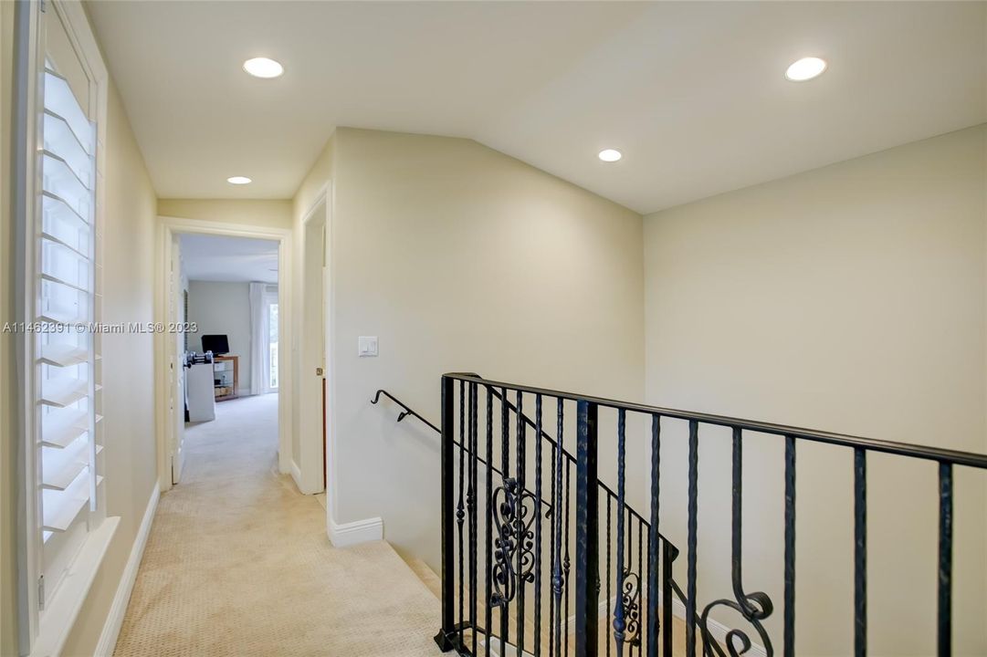 Recently Sold: $1,000,000 (3 beds, 3 baths, 3122 Square Feet)