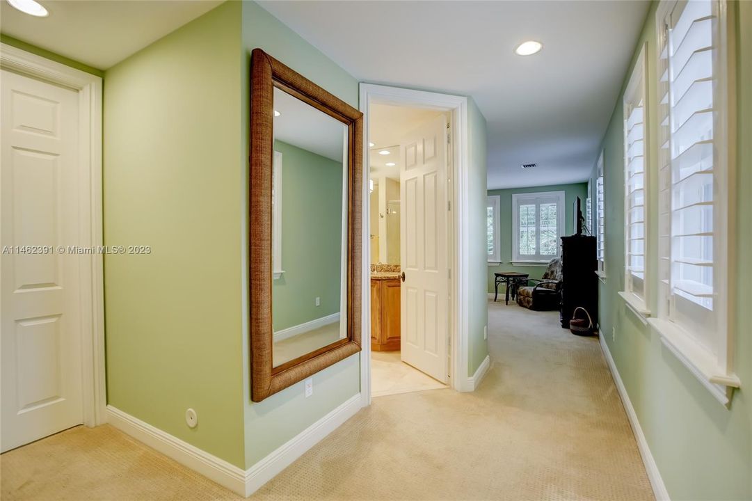 Recently Sold: $1,000,000 (3 beds, 3 baths, 3122 Square Feet)