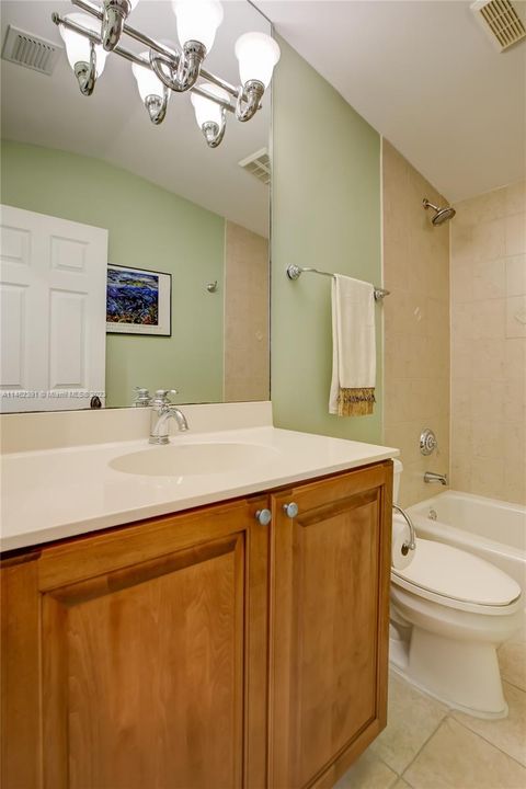 Recently Sold: $1,000,000 (3 beds, 3 baths, 3122 Square Feet)