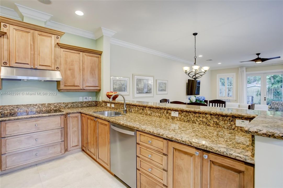 Recently Sold: $1,000,000 (3 beds, 3 baths, 3122 Square Feet)