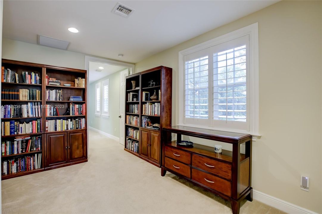 Recently Sold: $1,000,000 (3 beds, 3 baths, 3122 Square Feet)