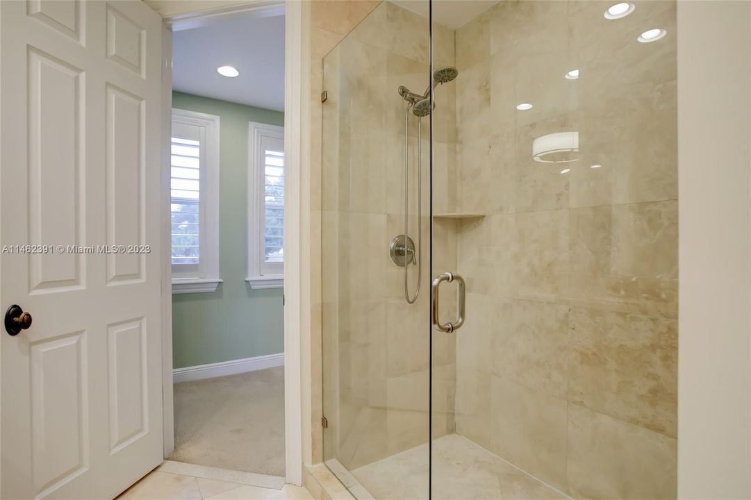 Recently Sold: $1,000,000 (3 beds, 3 baths, 3122 Square Feet)