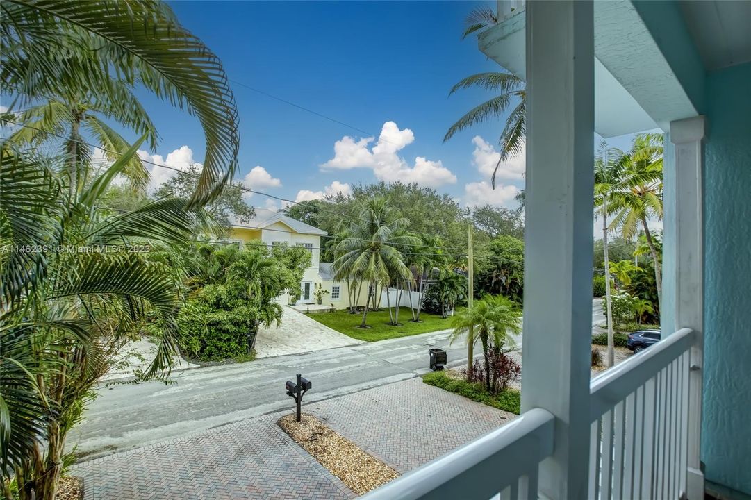 Recently Sold: $1,000,000 (3 beds, 3 baths, 3122 Square Feet)