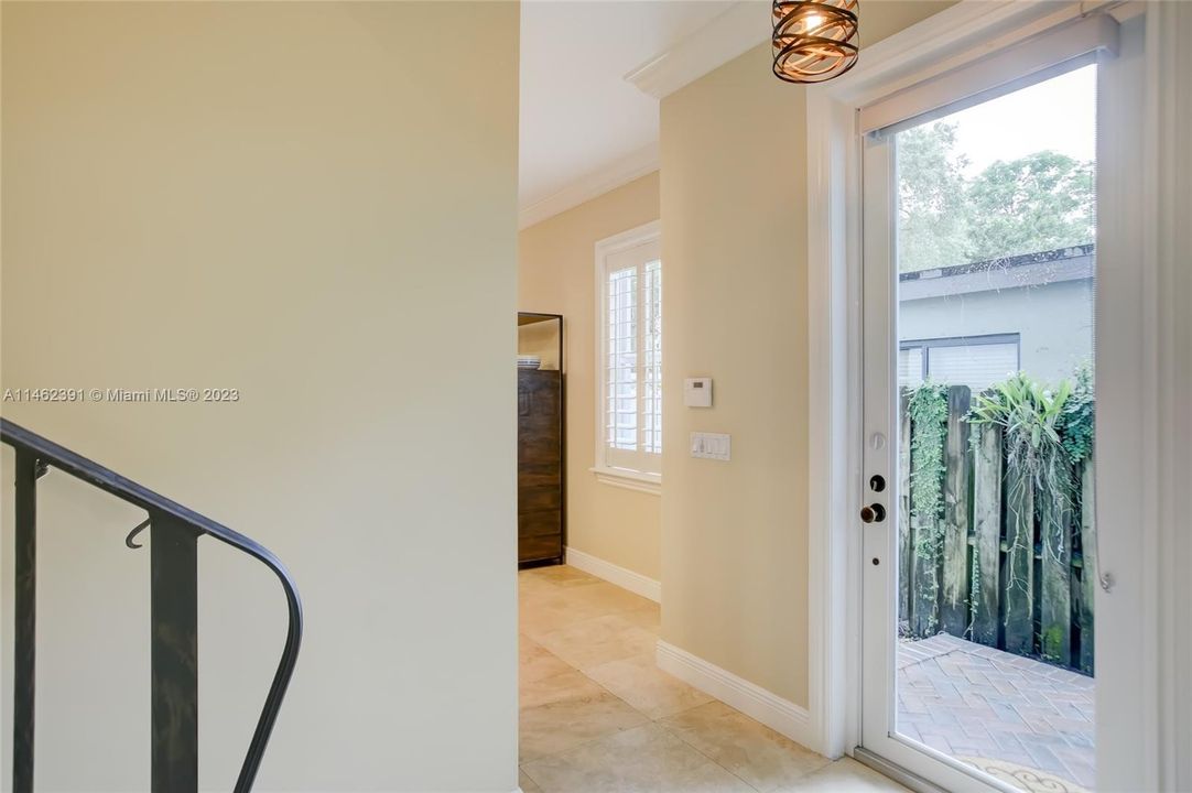 Recently Sold: $1,000,000 (3 beds, 3 baths, 3122 Square Feet)