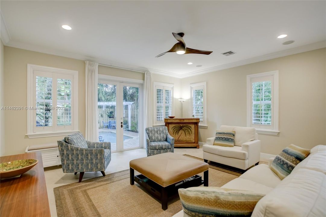 Recently Sold: $1,000,000 (3 beds, 3 baths, 3122 Square Feet)