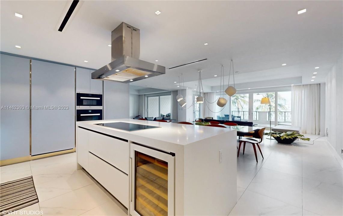 Recently Sold: $9,500,000 (4 beds, 4 baths, 3550 Square Feet)