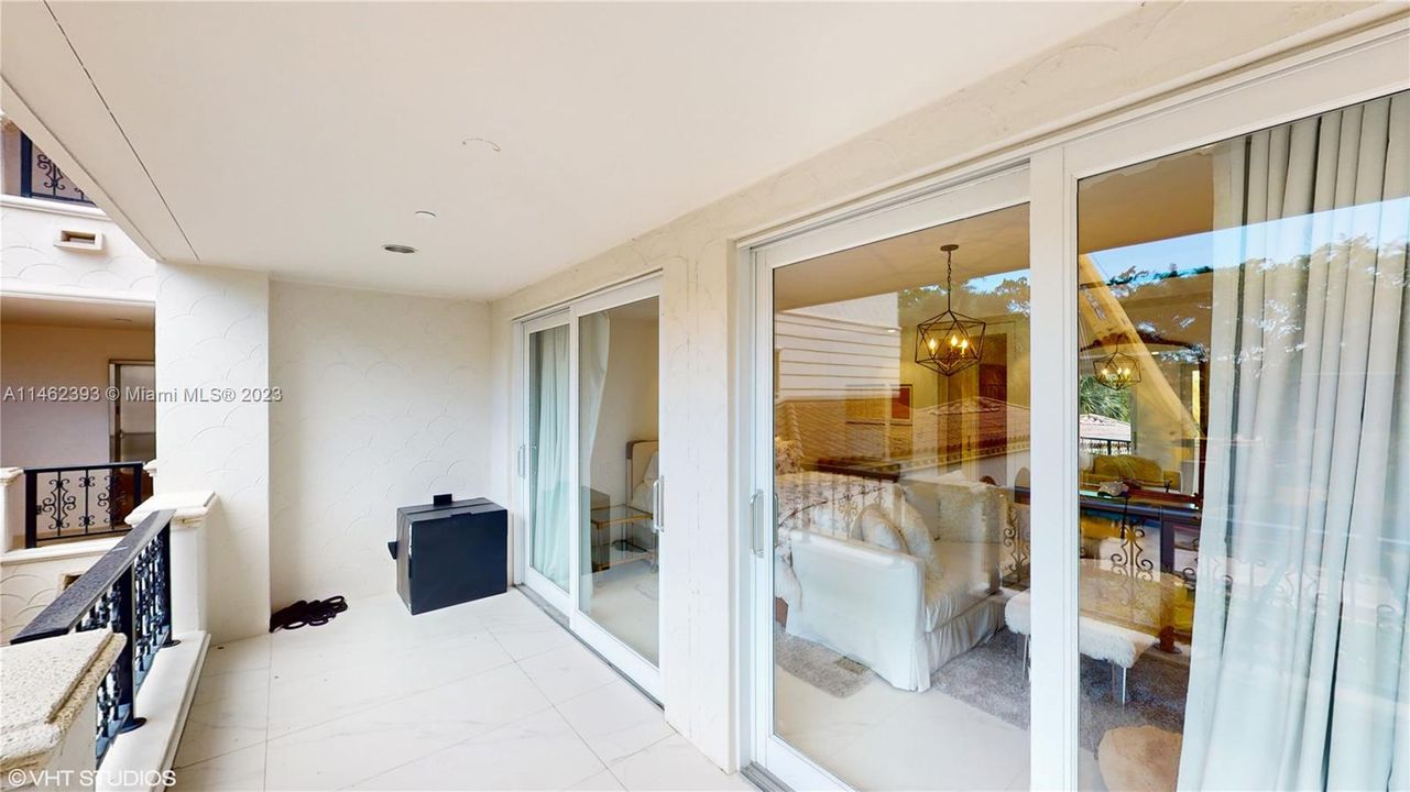 Guest bedroom balcony