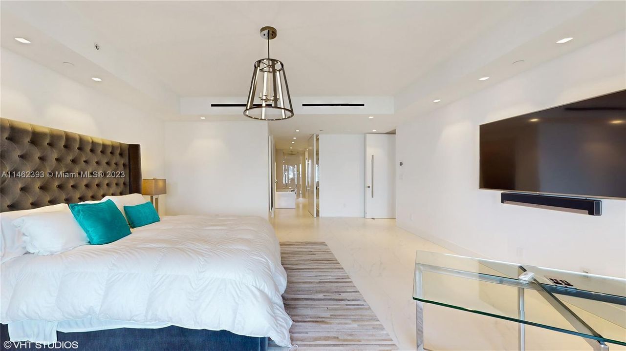 Recently Sold: $9,500,000 (4 beds, 4 baths, 3550 Square Feet)