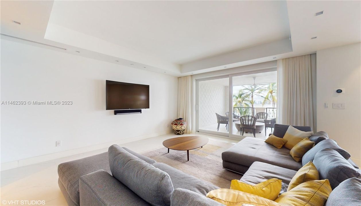 Recently Sold: $9,500,000 (4 beds, 4 baths, 3550 Square Feet)