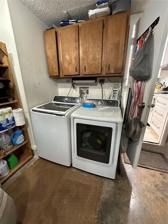 Recently Sold: $495,000 (3 beds, 2 baths, 1277 Square Feet)