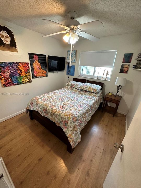 Recently Sold: $495,000 (3 beds, 2 baths, 1277 Square Feet)