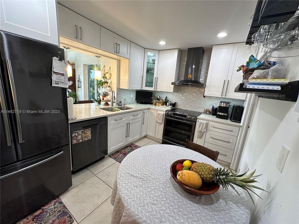 Recently Sold: $495,000 (3 beds, 2 baths, 1277 Square Feet)