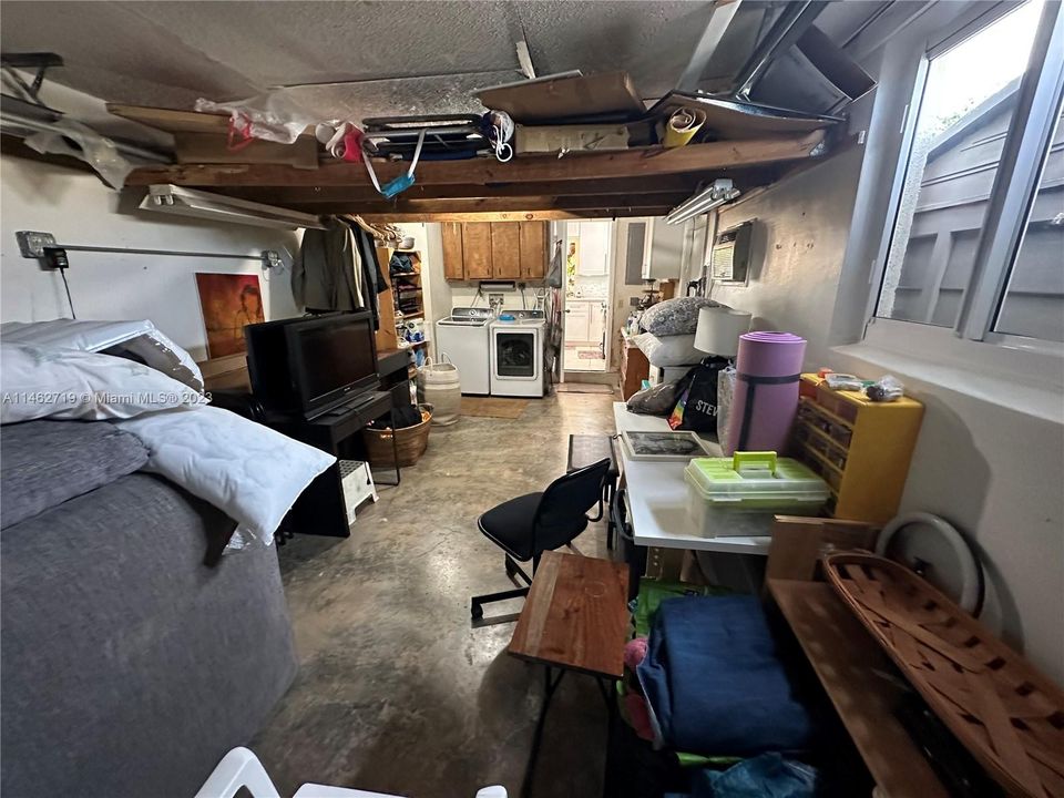 Recently Sold: $495,000 (3 beds, 2 baths, 1277 Square Feet)