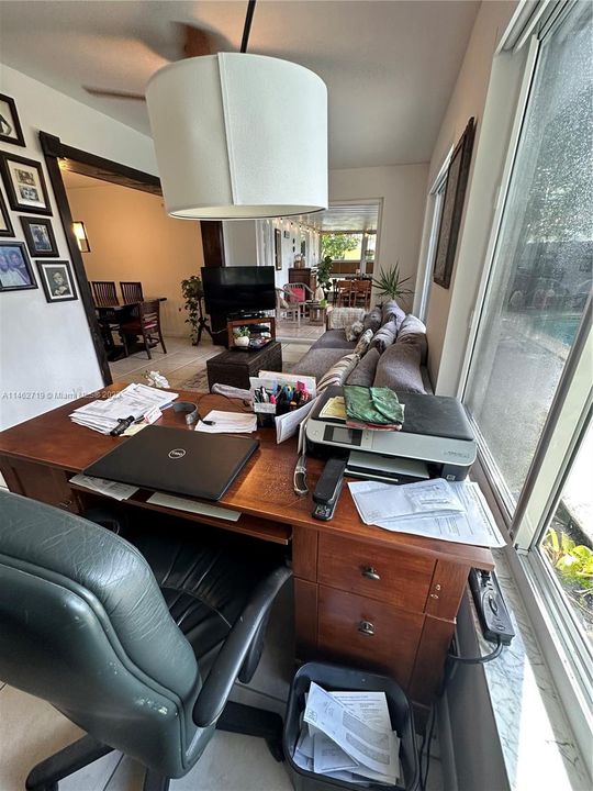 Recently Sold: $495,000 (3 beds, 2 baths, 1277 Square Feet)