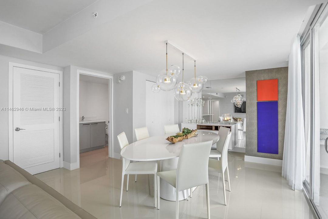 Vendido Recientemente: $648,500 (1 camas, 2 baños, 955 Pies cuadrados)