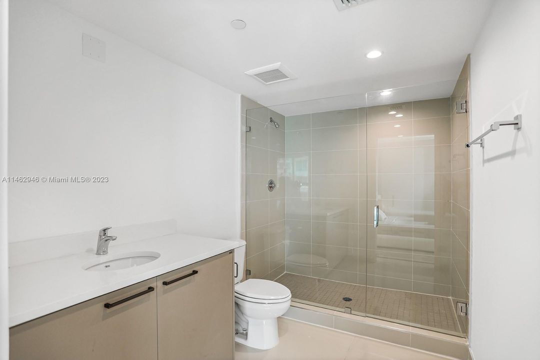 Vendido Recientemente: $648,500 (1 camas, 2 baños, 955 Pies cuadrados)