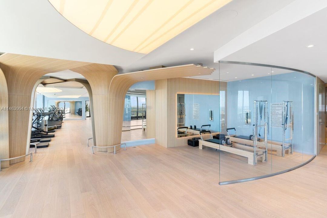 Recently Sold: $1,420,000 (2 beds, 2 baths, 1356 Square Feet)