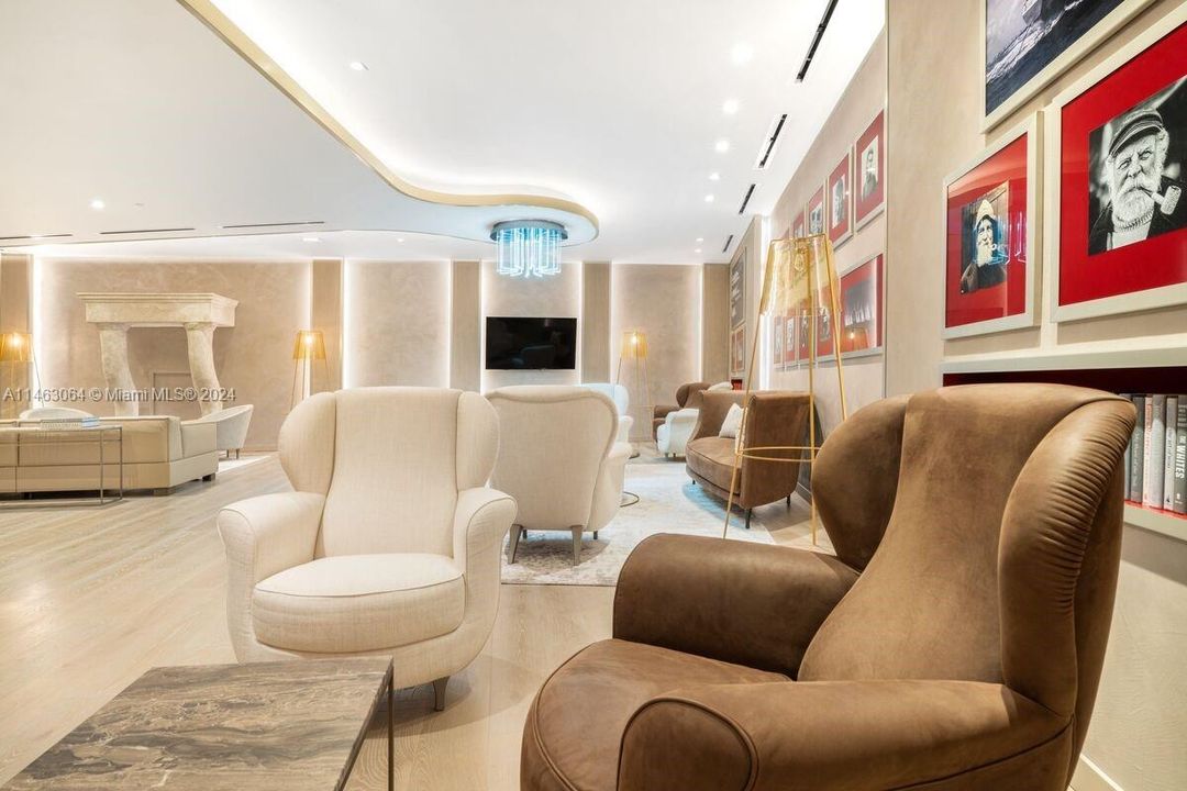 Recently Sold: $1,420,000 (2 beds, 2 baths, 1356 Square Feet)