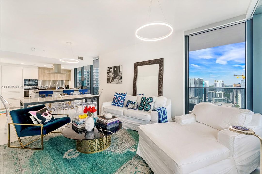 Recently Sold: $1,420,000 (2 beds, 2 baths, 1356 Square Feet)