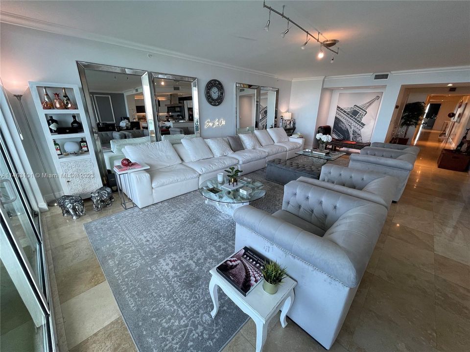 Recently Sold: $2,079,000 (3 beds, 4 baths, 3298 Square Feet)