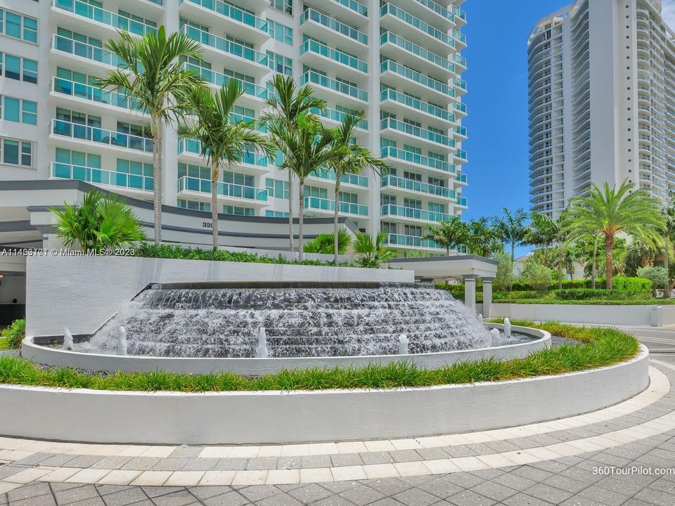 Recently Sold: $2,079,000 (3 beds, 4 baths, 3298 Square Feet)