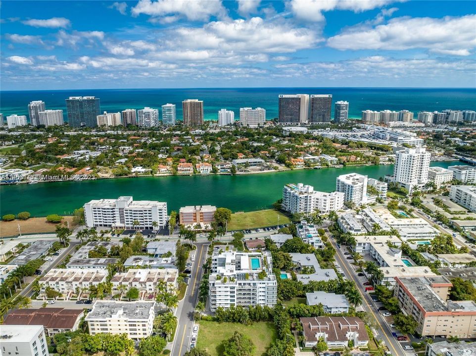 Vendido Recientemente: $830,000 (2 camas, 2 baños, 1463 Pies cuadrados)