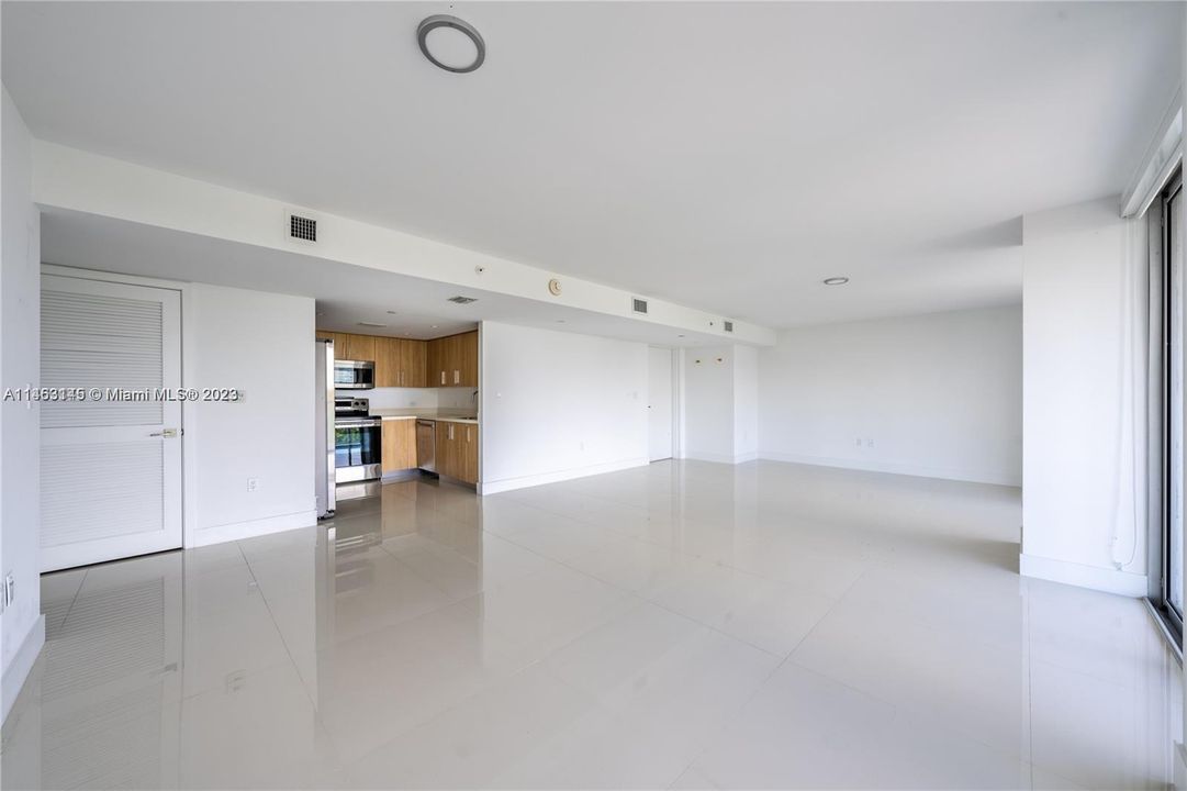 Vendido Recientemente: $830,000 (2 camas, 2 baños, 1463 Pies cuadrados)